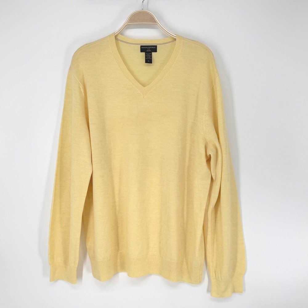 Banana Republic Sweater Mens XL Yellow Good Merino Wool V-Neck Pullover